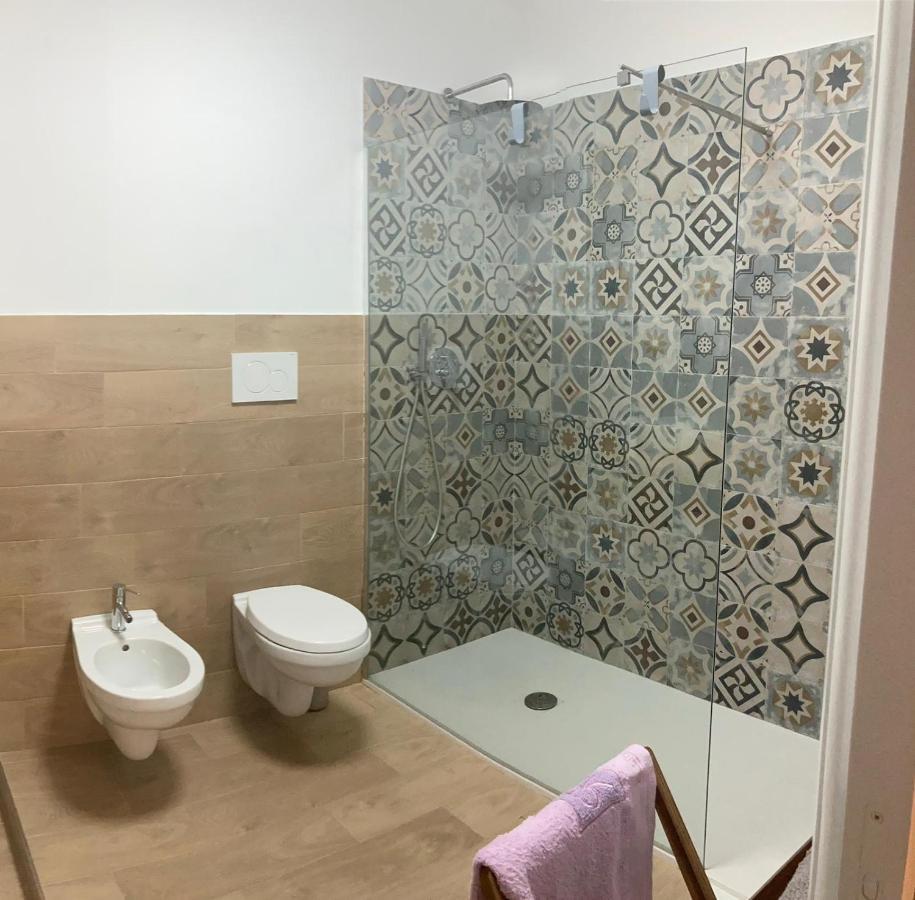 Hotel Wanderlust House à Bari Extérieur photo
