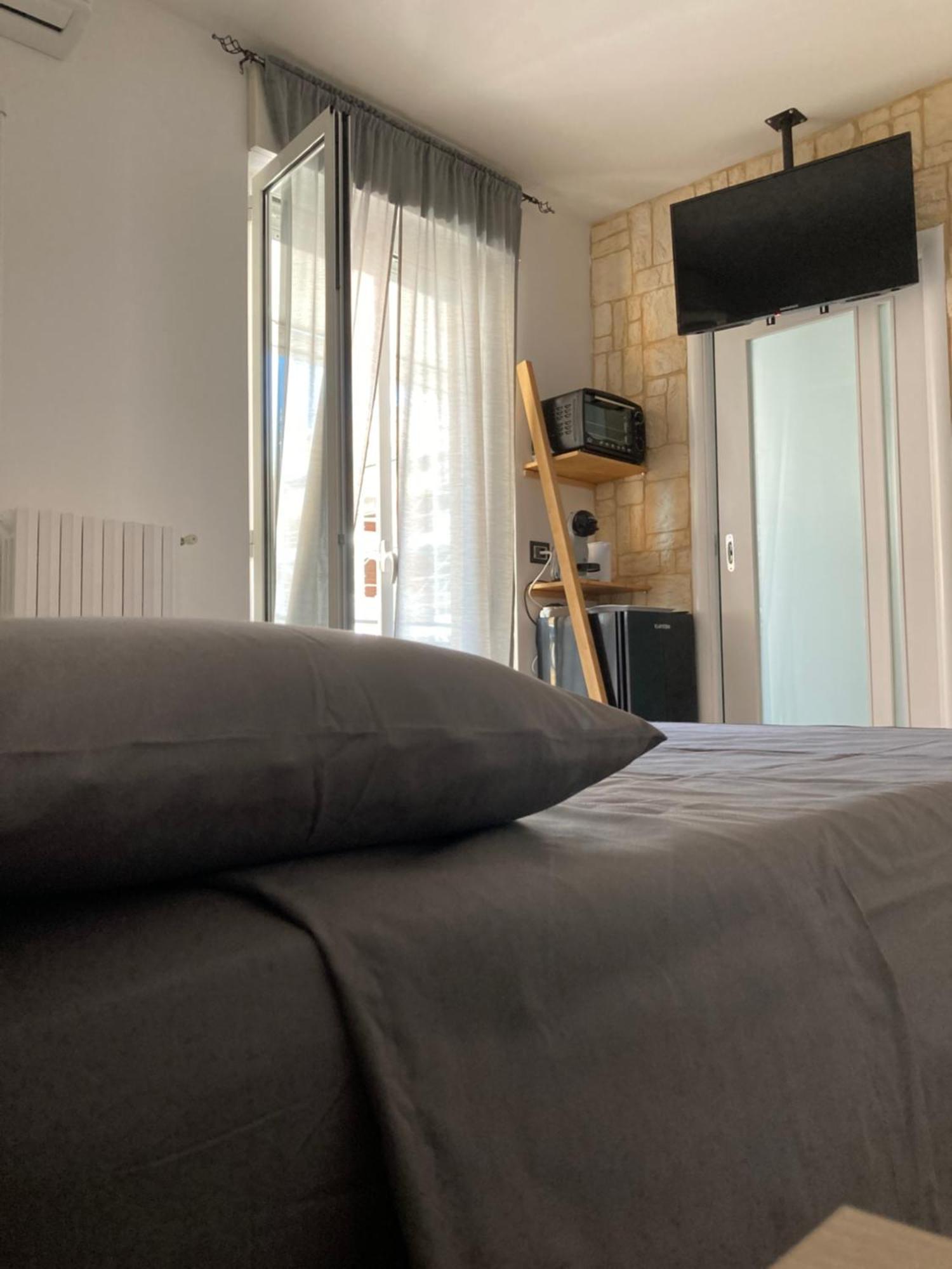 Hotel Wanderlust House à Bari Extérieur photo
