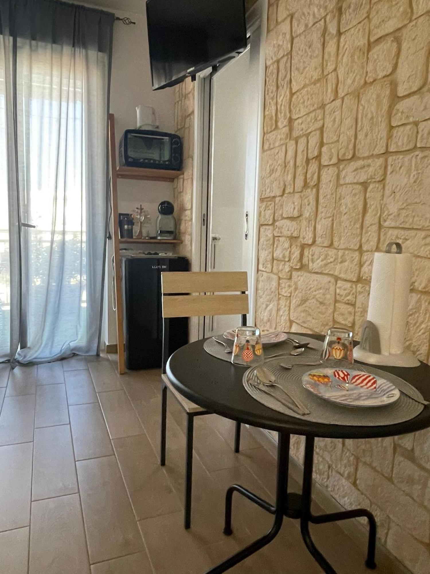 Hotel Wanderlust House à Bari Extérieur photo